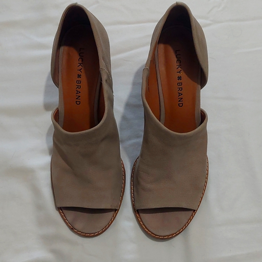 chic Lucky brand wedge heels